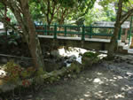 Puente en medio de los Baños Termales